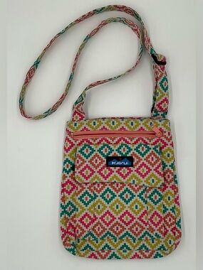 KAVU ‘Keeper’ Canvas Geometric Print Crossbody Bag with Adjustable Strap